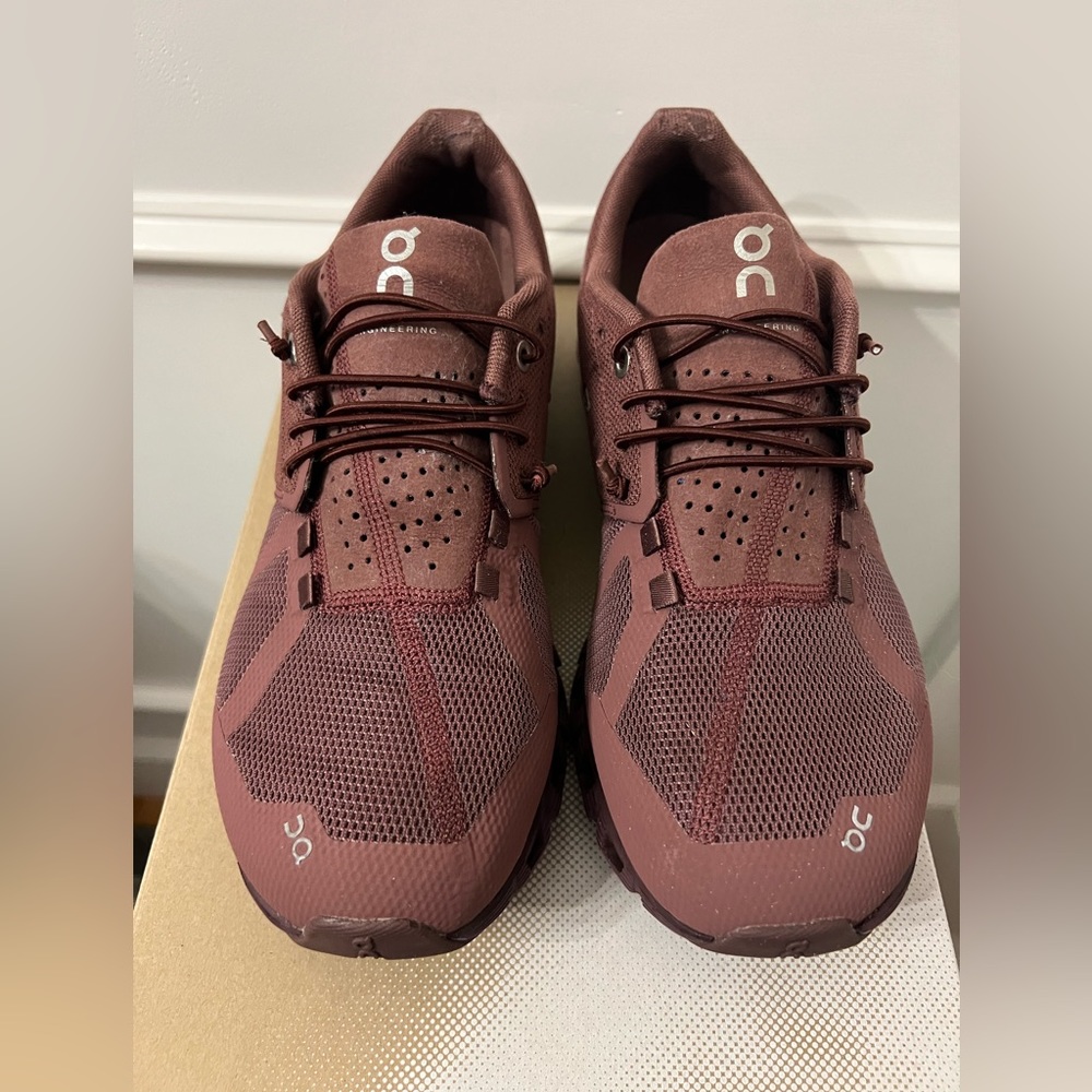 On Running Women's Athletic Shoes Burgundy Mesh